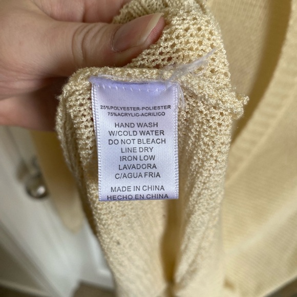 Cozy Casual Cream Lightweight Sweater with Open Back - Picture 4 of 4